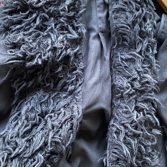 Issey Miyake faux shearling-trimmed cropped jacket - Picture 15 of 15